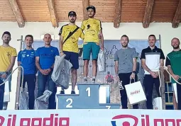 A destra Paolo Bertolino sul podio del Trail della Valle Varaita